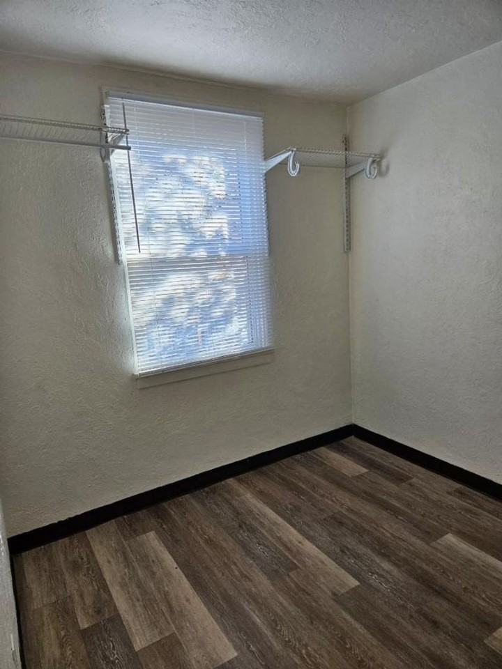 506 22nd St - Photo 6 of 21