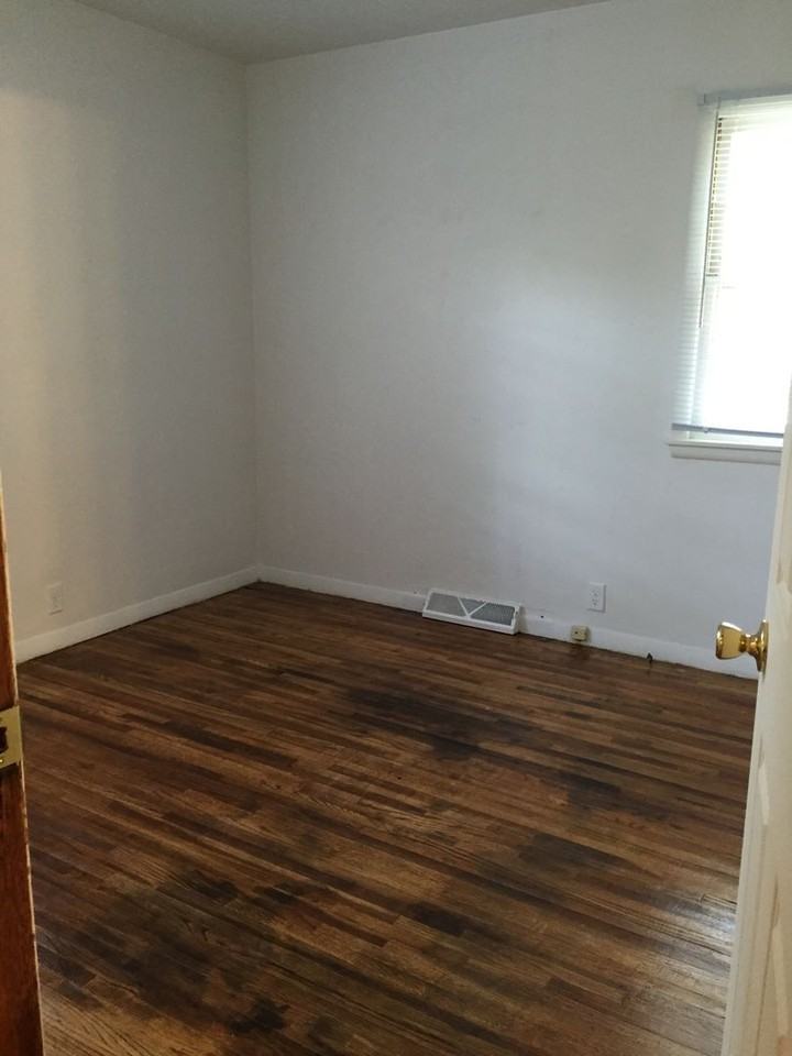 610 Anthony St - Photo 5 of 9