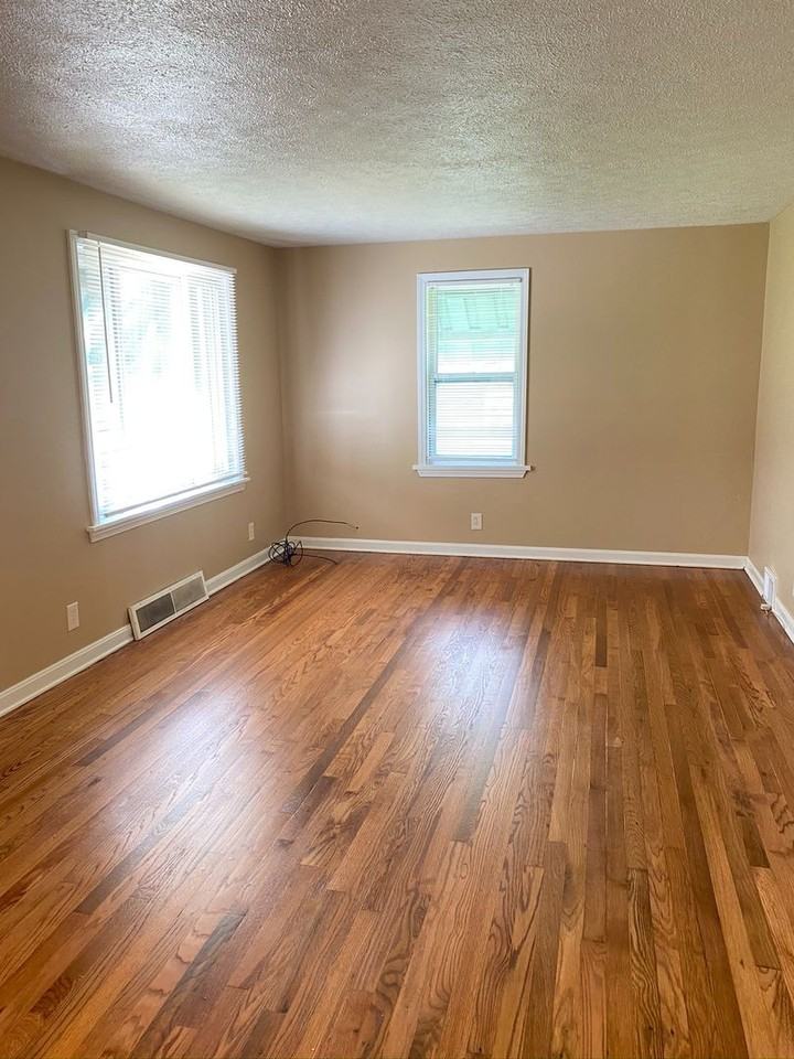 422 Churchill Rd - Photo 7 of 15