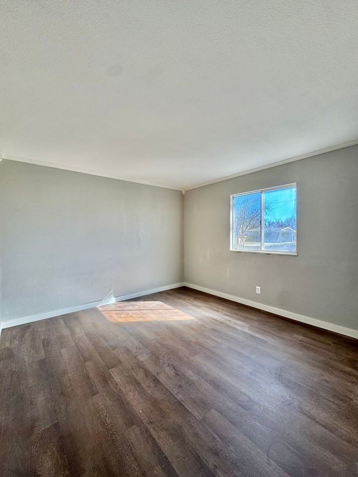 64 E 32nd St - Photo 7 of 10