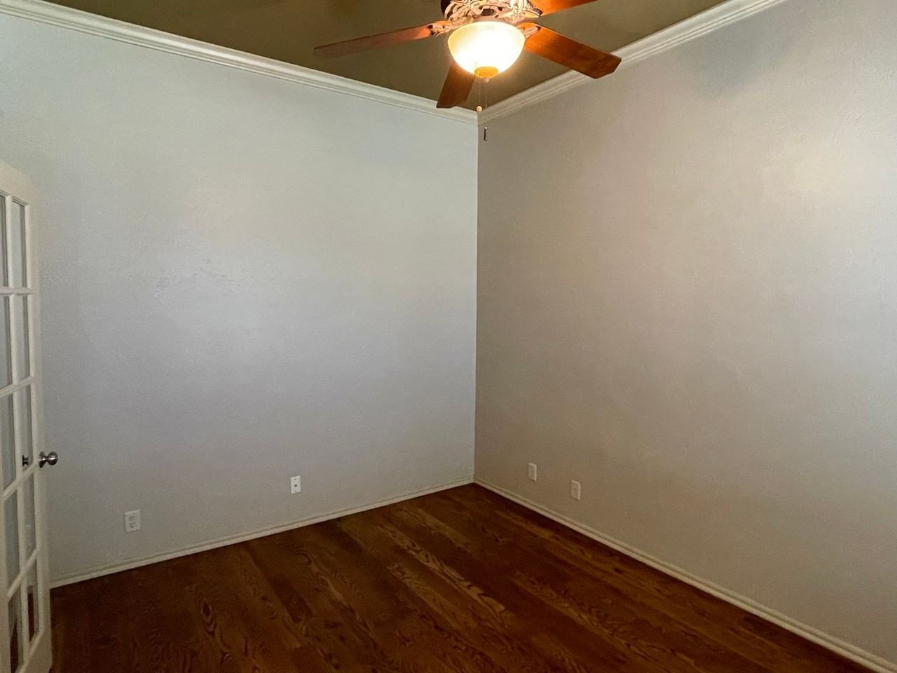 3608 Oakridge Cir - Photo 2 of 20