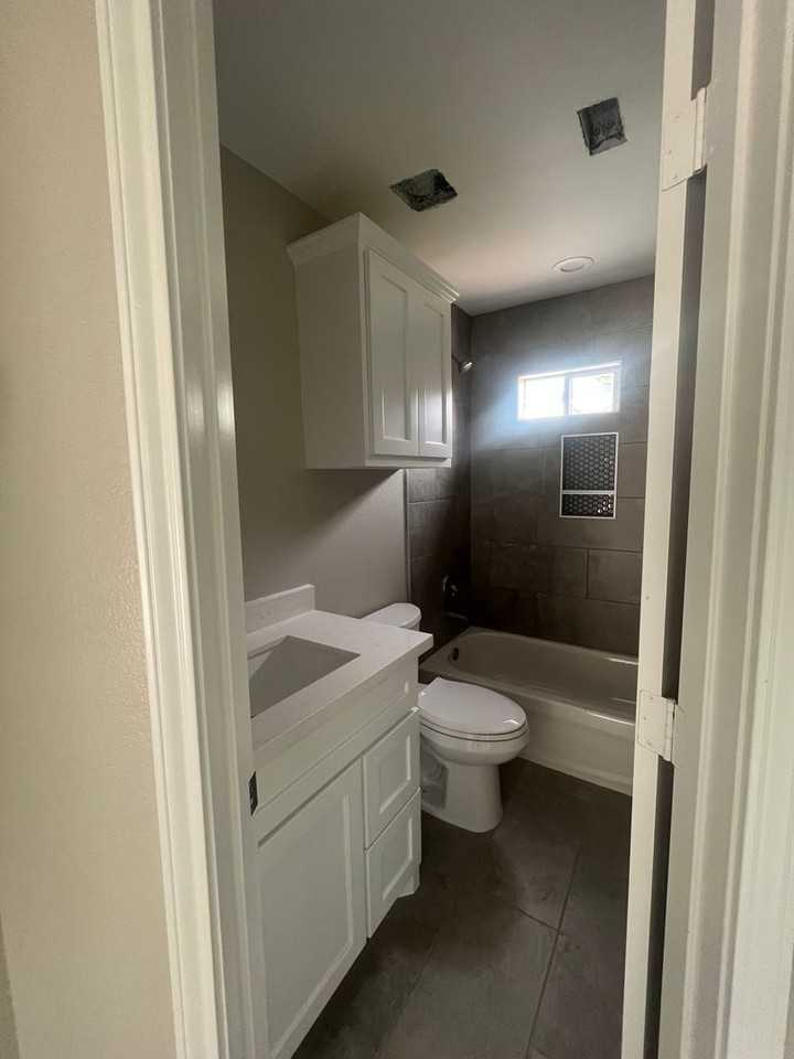 9512 Coan St - Photo 2 of 13