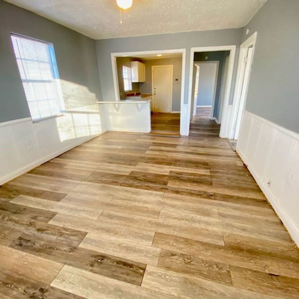 806 N Detroit Ave - Photo 7 of 9