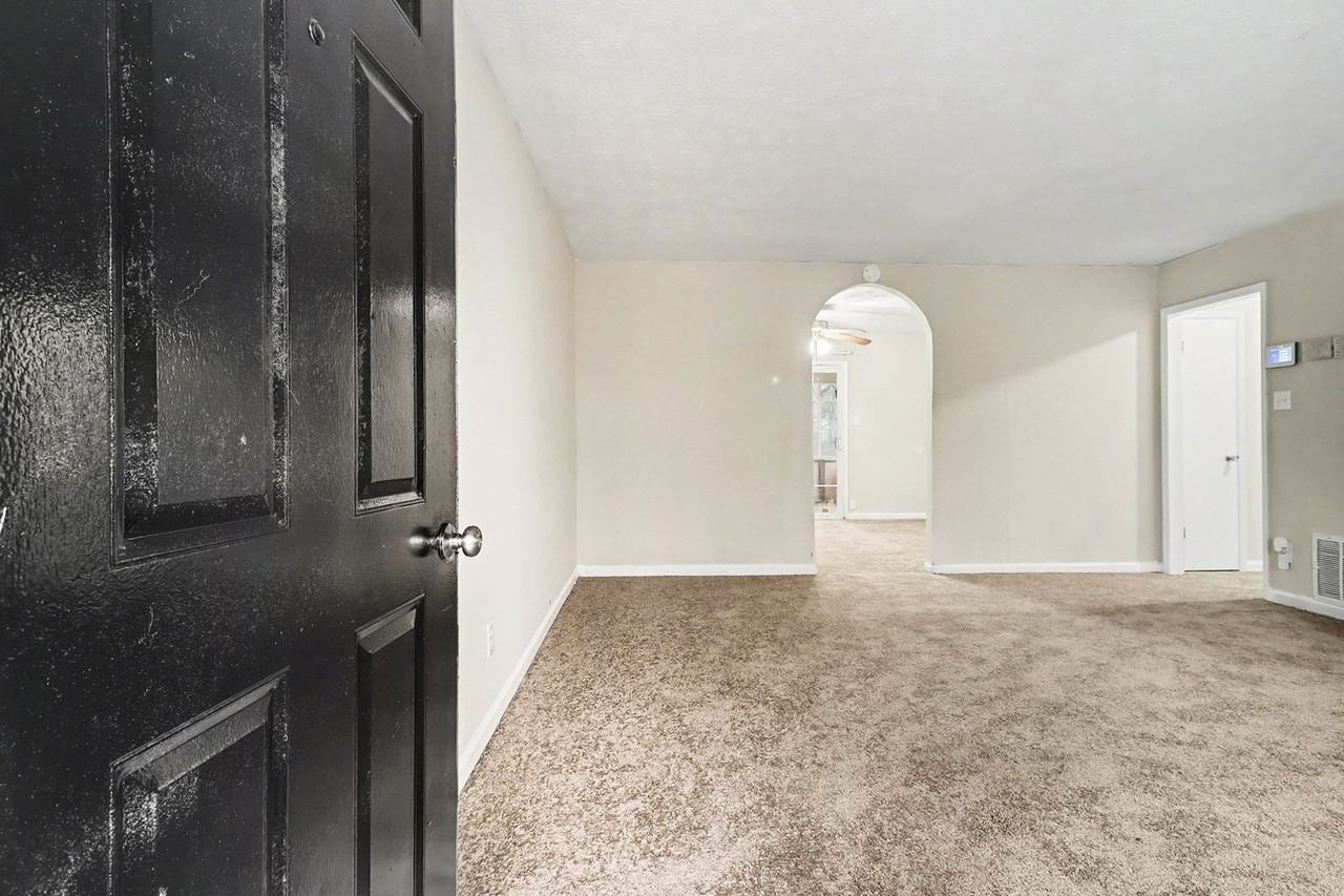 3313 Saxony Way - Photo 4 of 24