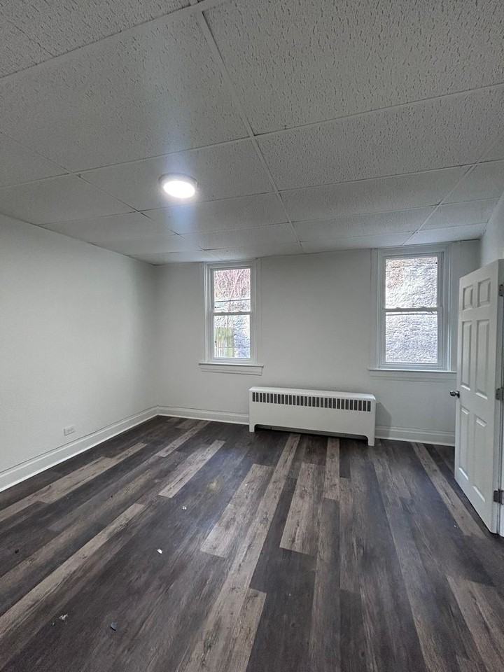 1144 Woods Run Ave - Photo 7 of 11