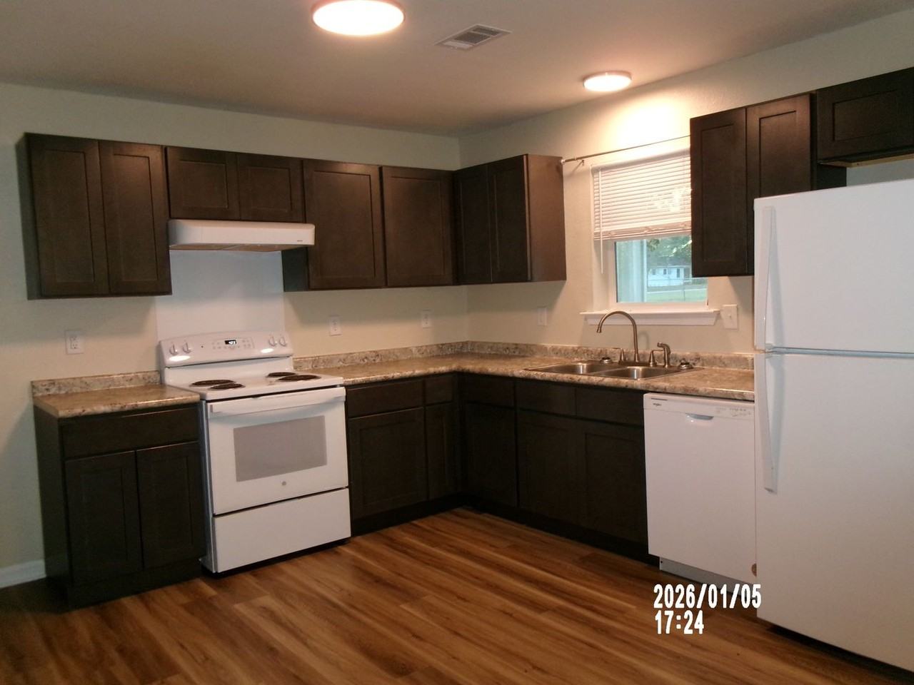 3706 37th Ave - Photo 3 of 13