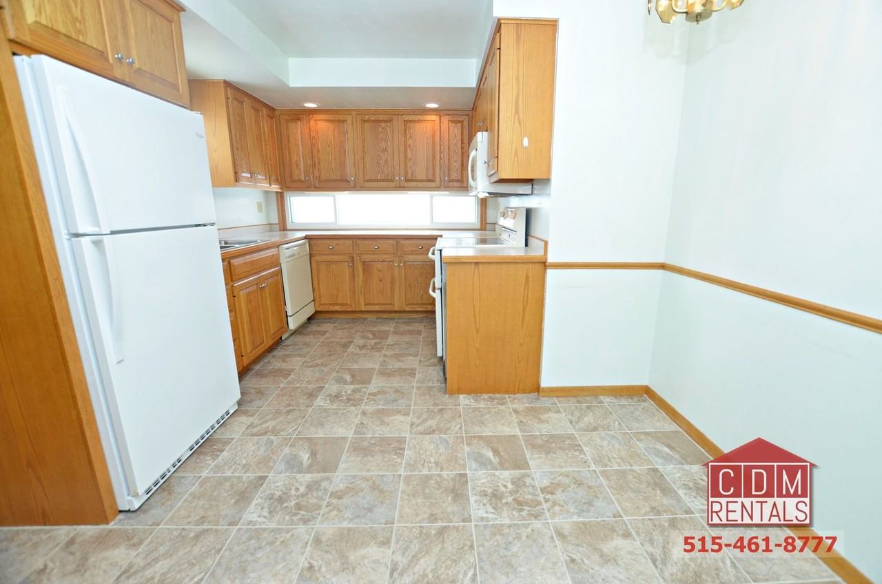 4046 33rd St - Photo 5 of 11