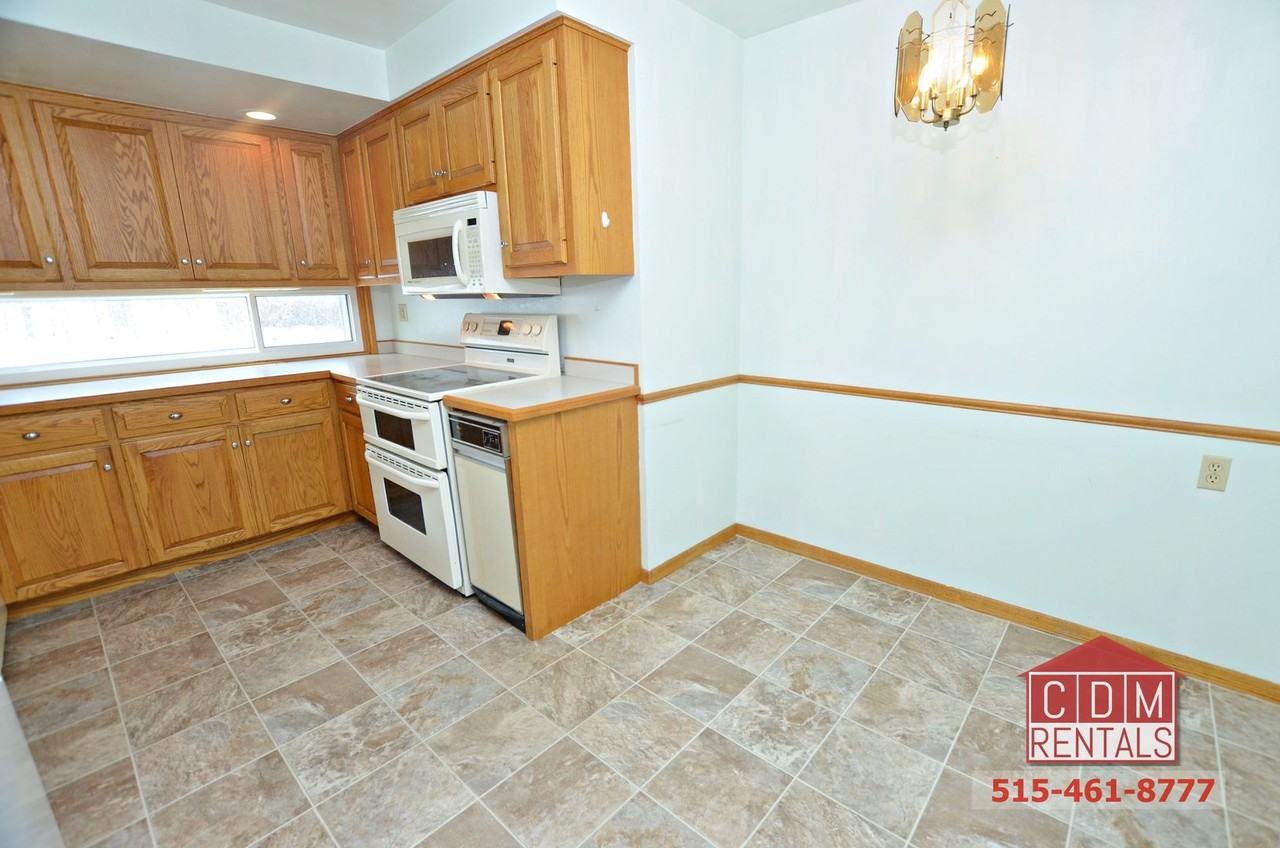 4046 33rd St - Photo 6 of 11