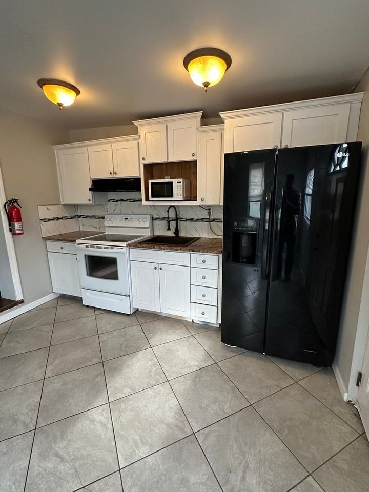 1007 Lake Ave - Photo 7 of 22