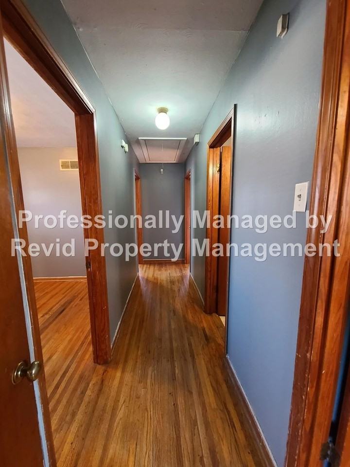 2375 Saint Elmo Ave - Photo 6 of 22