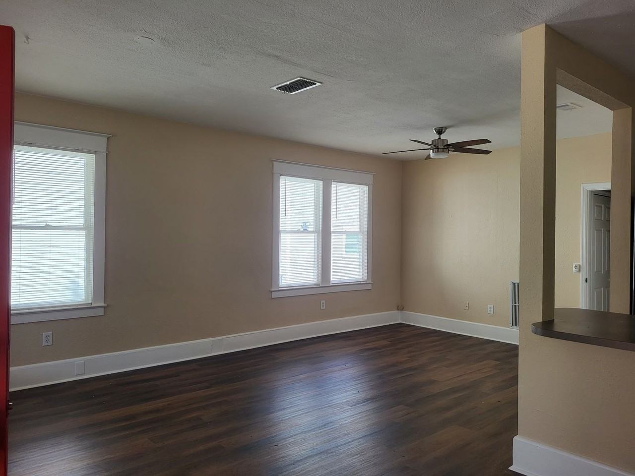 433 Ruth Ln - Photo 6 of 16