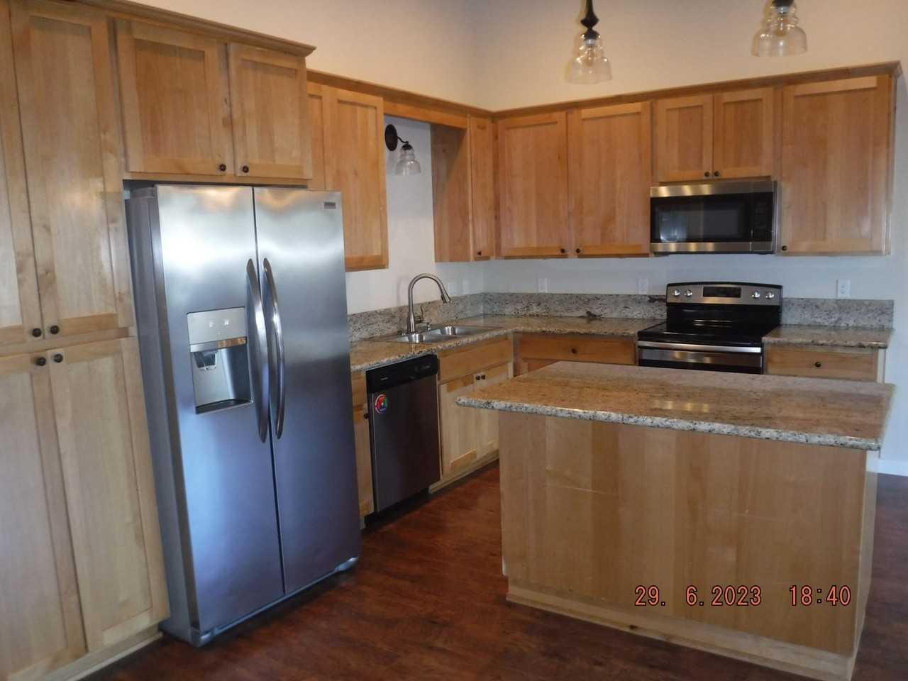 274 Dunthorpe Dr - Photo 3 of 20