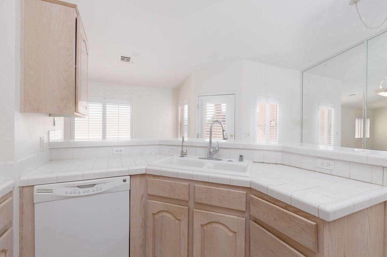 584 Duchess Ln - Photo 3 of 17