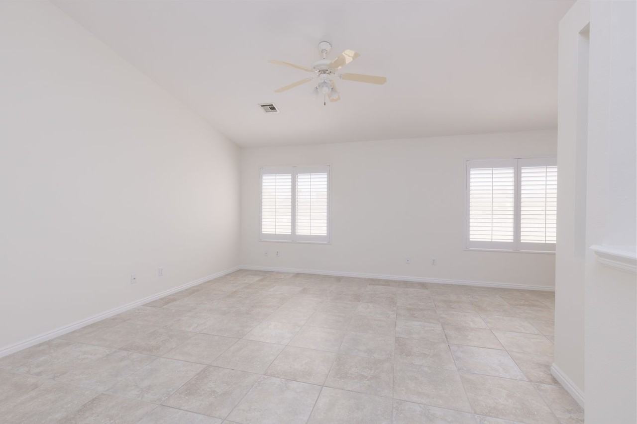 584 Duchess Ln - Photo 4 of 17