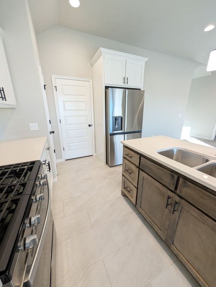 9128 Anaum Ln - Photo 6 of 17