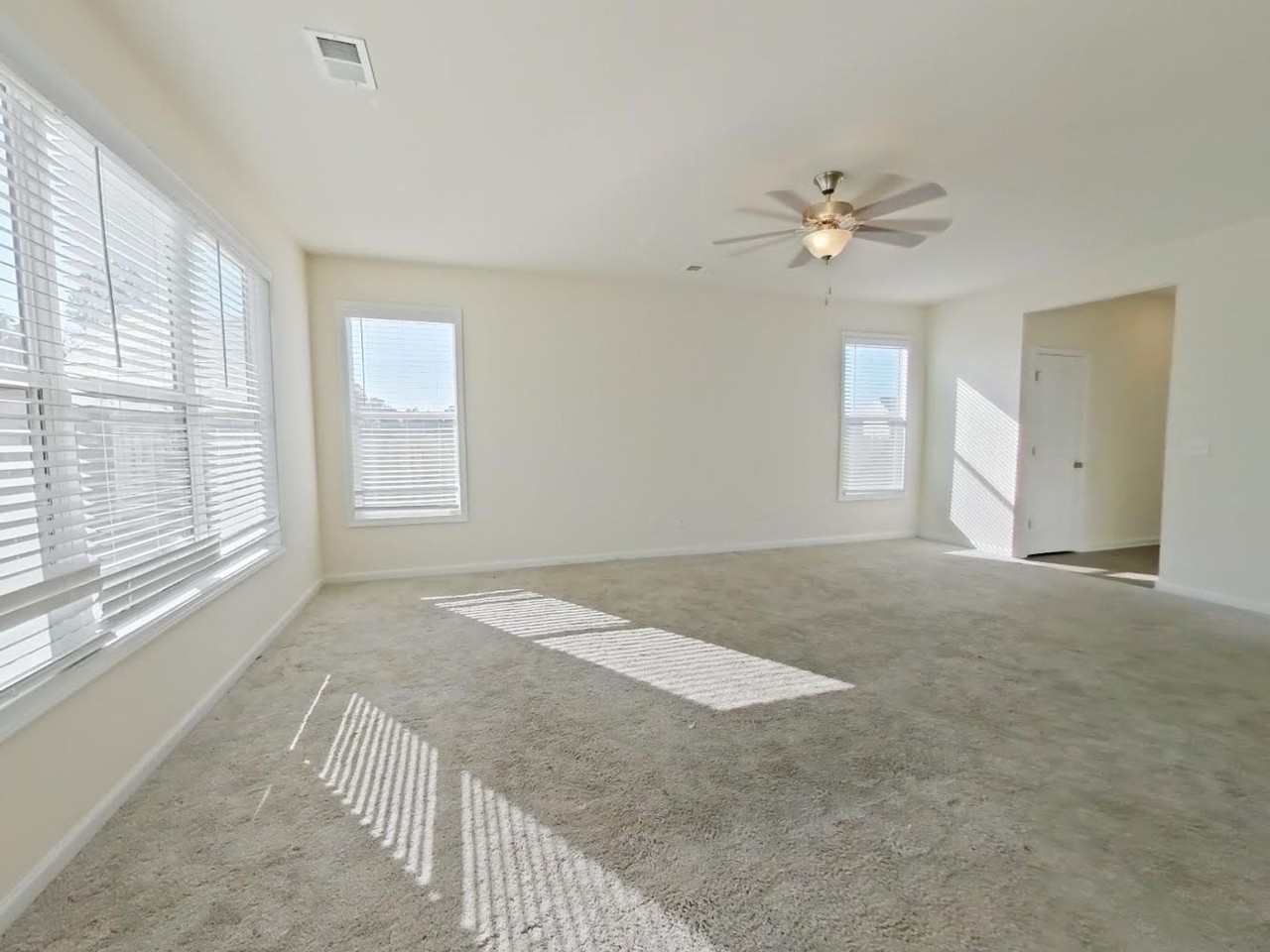 518 Count Fleet Ct - Photo 5 of 29