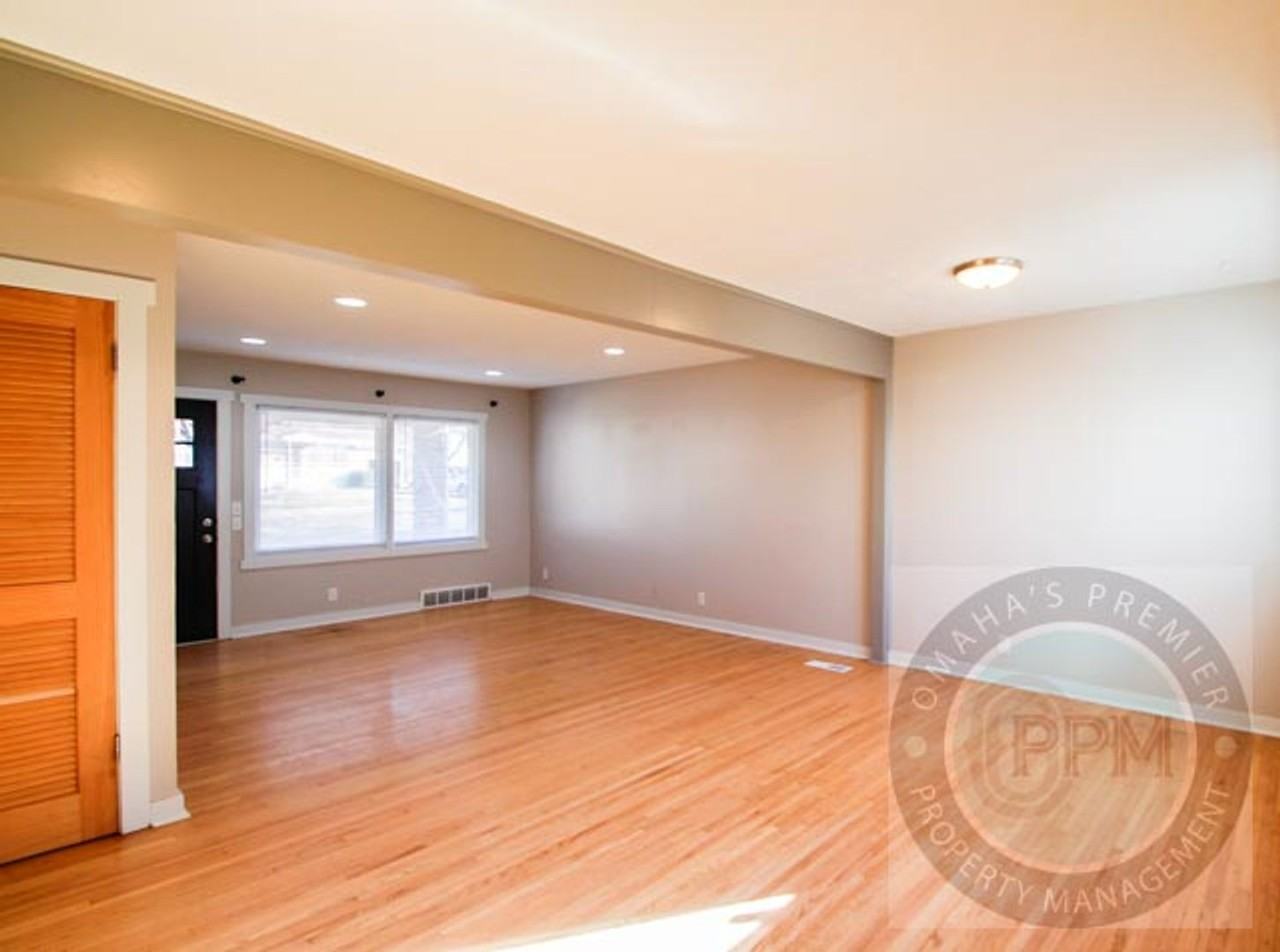 8125 Barbara St - Photo 5 of 43