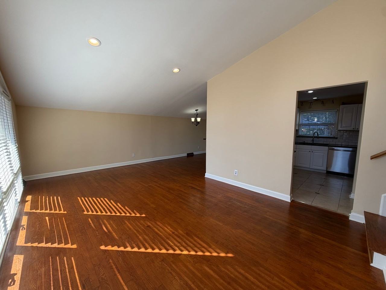 3547 Driftwood Dr - Photo 4 of 26