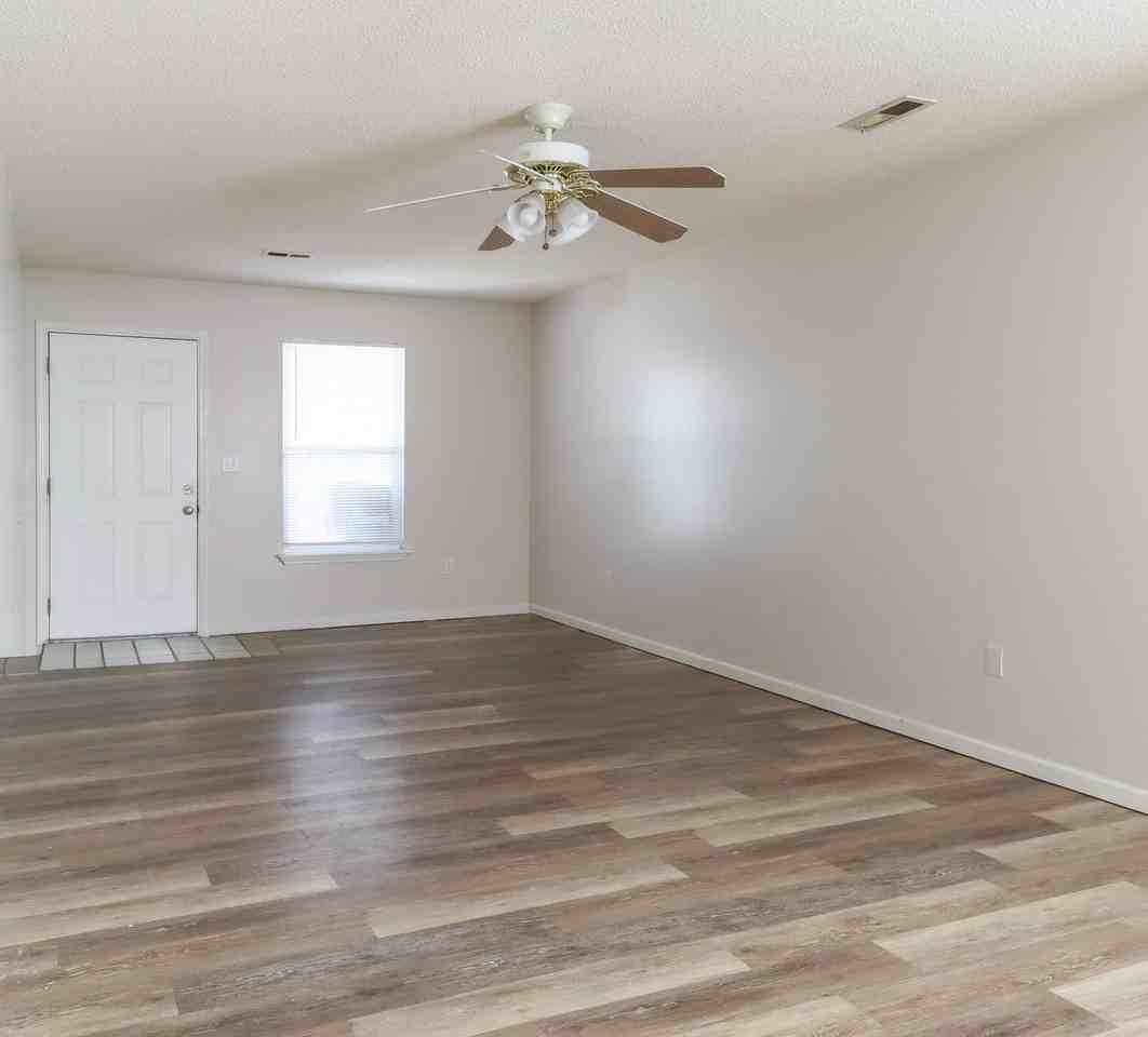 309 Mcbaine Ave - Photo 4 of 8