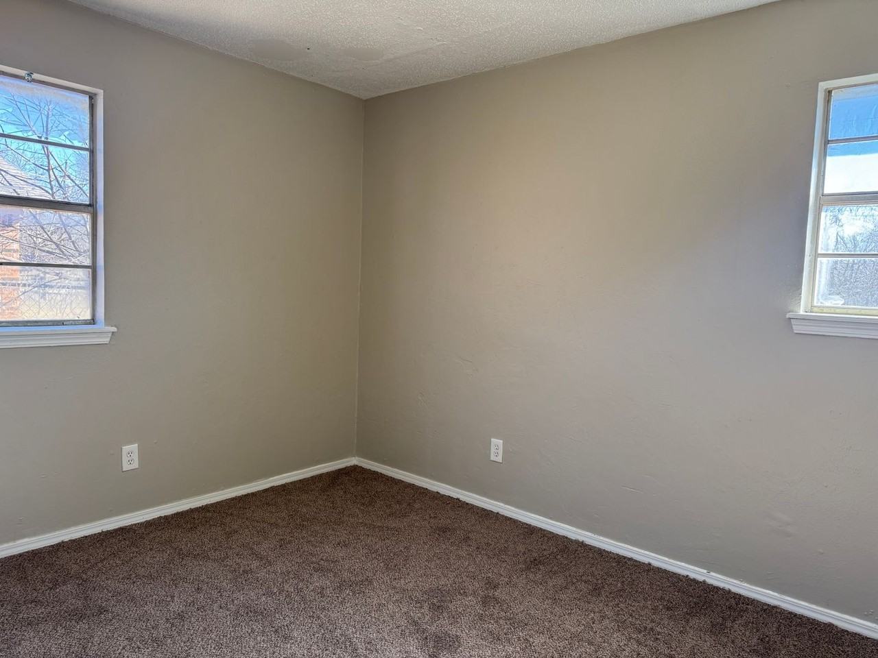 4626 Nw Ozmun Ave - Photo 7 of 9