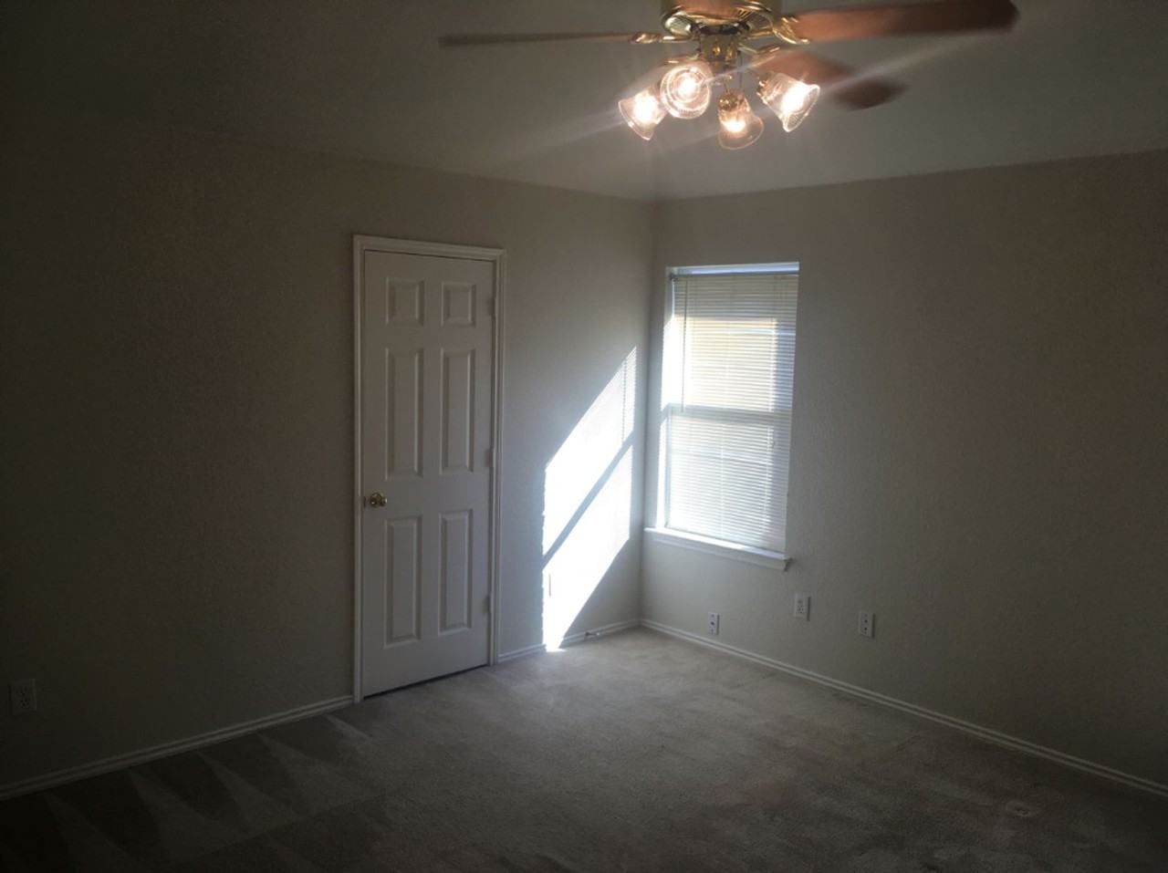 3611 Basset Dr - Photo 3 of 6