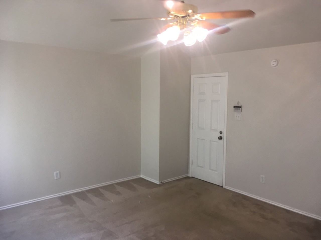 3611 Basset Dr - Photo 5 of 6