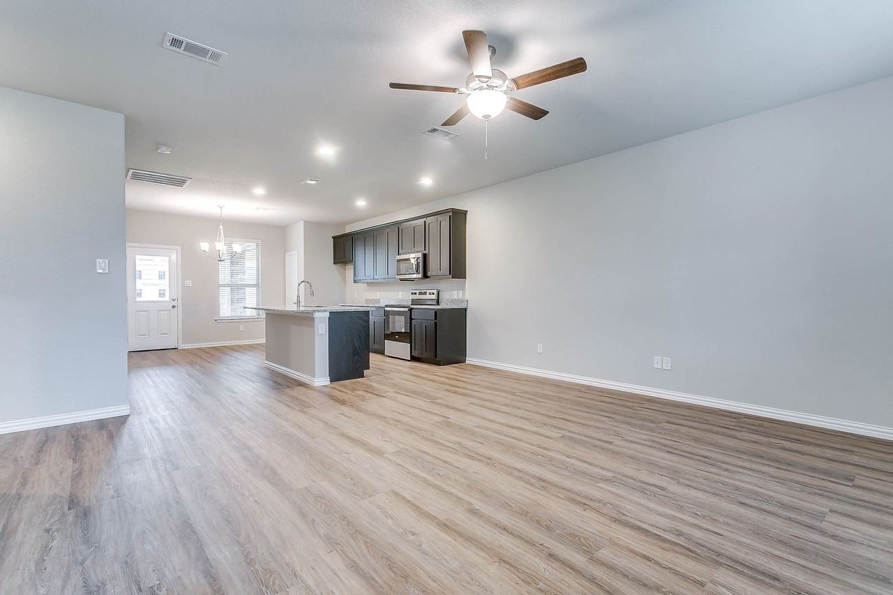 5608 Mclanahan Ln - Photo 4 of 9