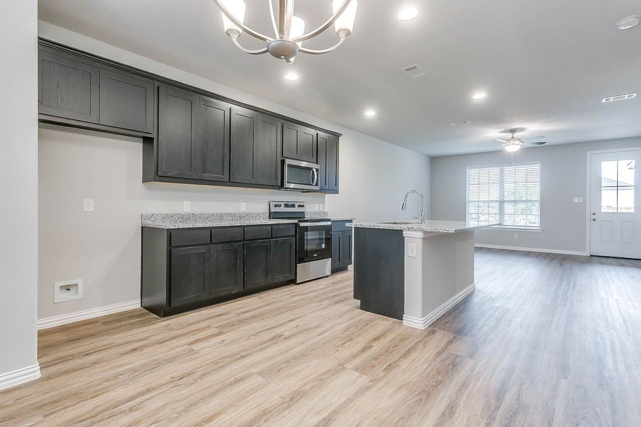 5608 Mclanahan Ln - Photo 5 of 9