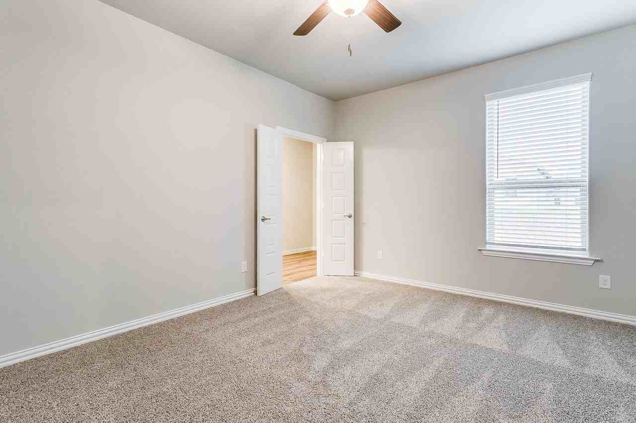 5608 Mclanahan Ln - Photo 6 of 9