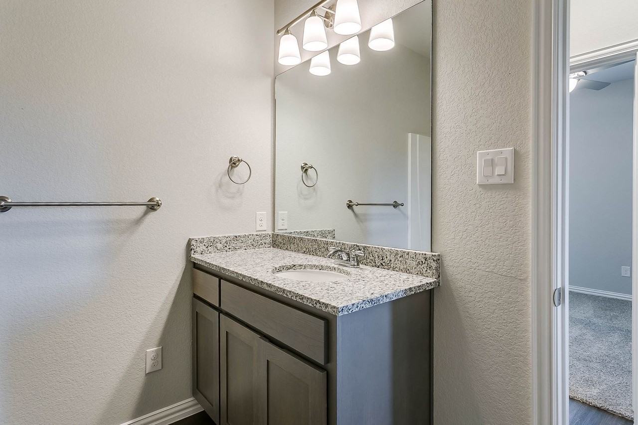 5608 Mcmahan Ln - Photo 2 of 9