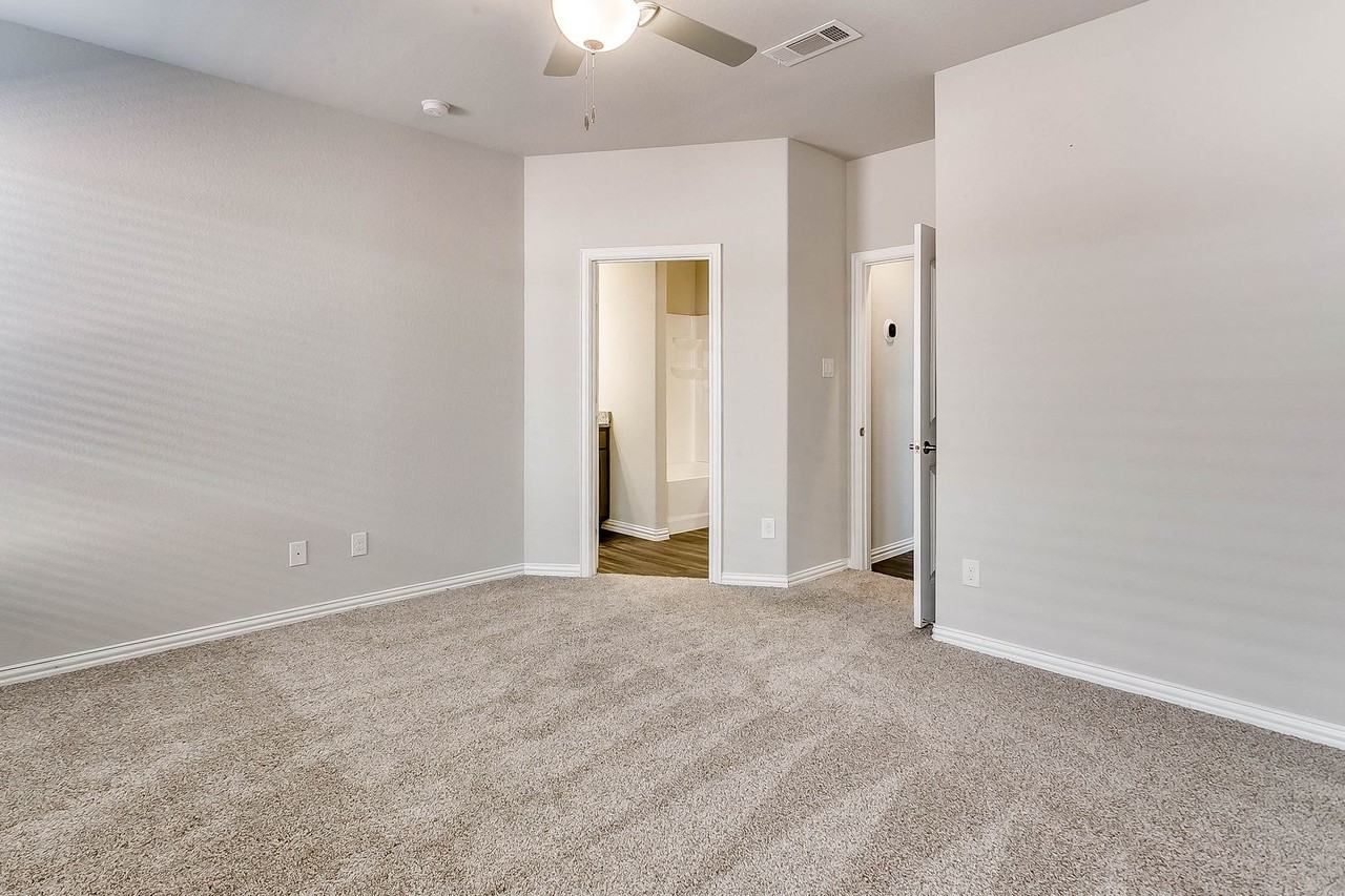 5608 Mcmahan Ln - Photo 6 of 9