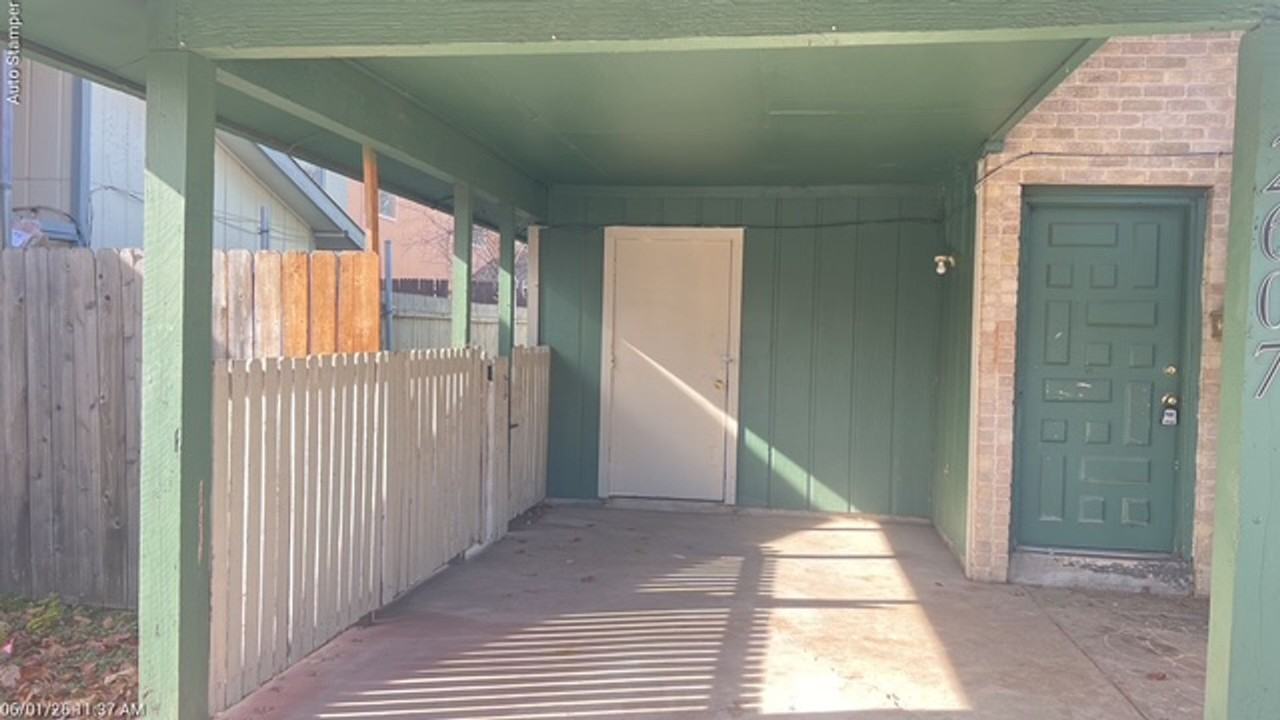 2607 San Sabastian Cir - Photo 2 of 36