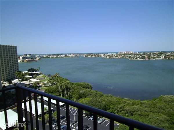 Chateaux tower - Photo 2 of 20