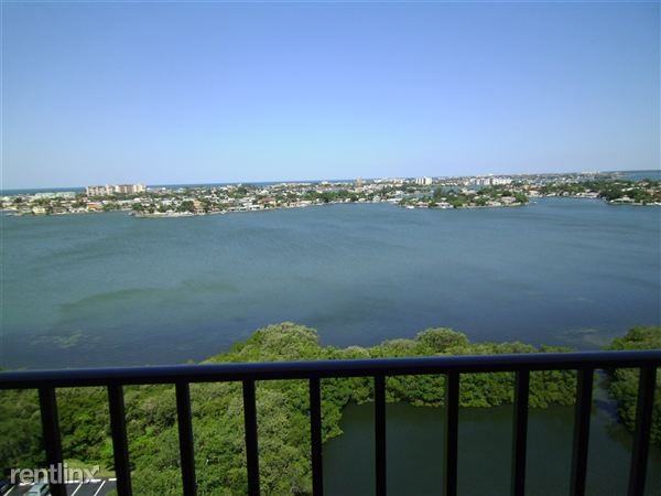 Chateaux tower - Photo 3 of 20