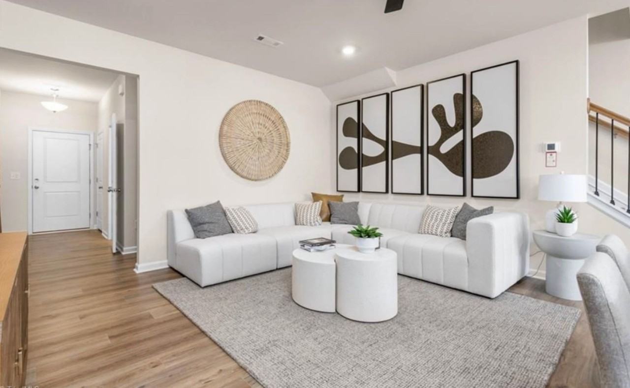 875 Falls Grove Trl - Photo 3 of 12