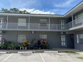 featured image of 400 N Hawley St