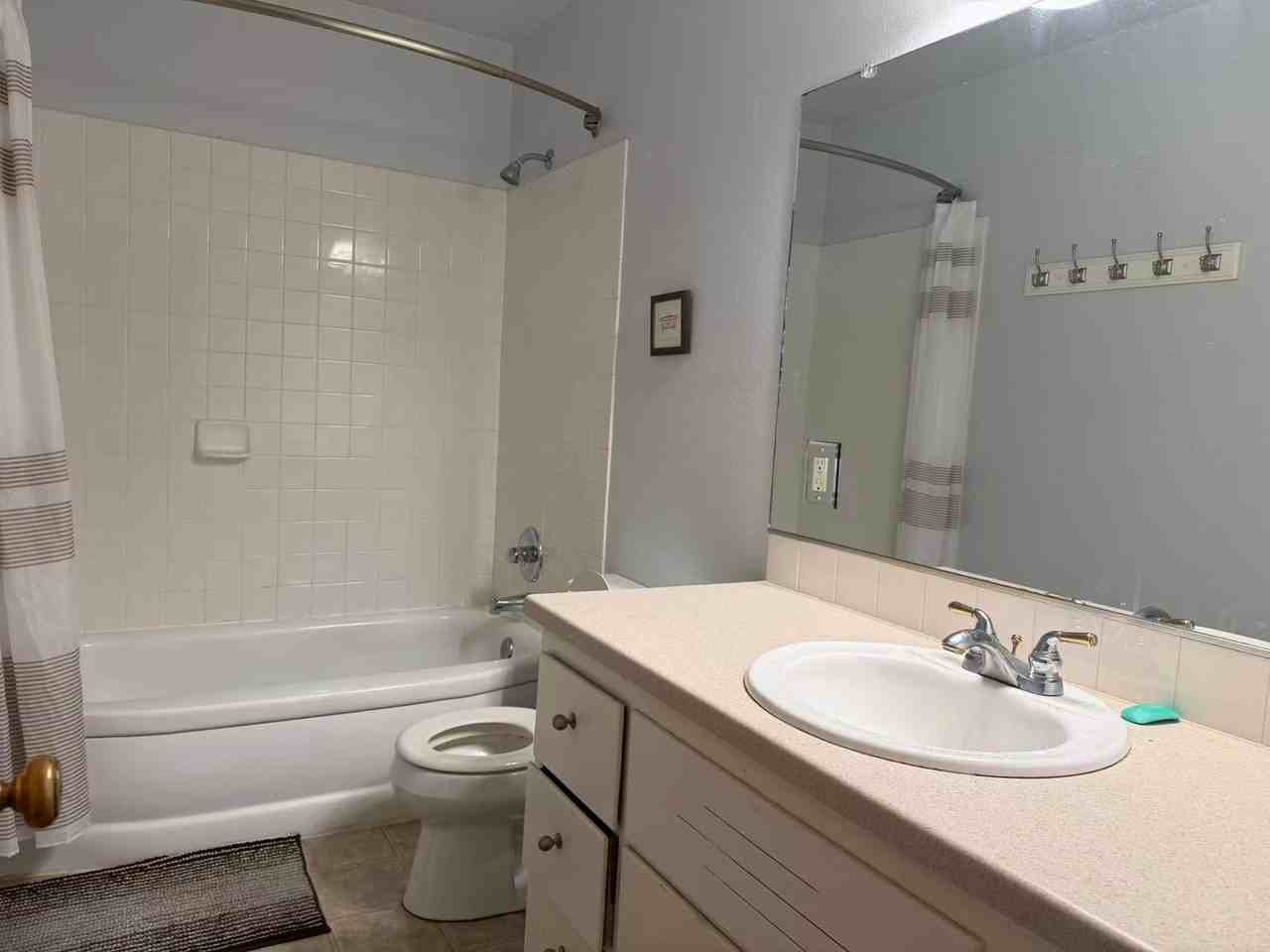 820 Nw 28th St - Photo 7 of 12