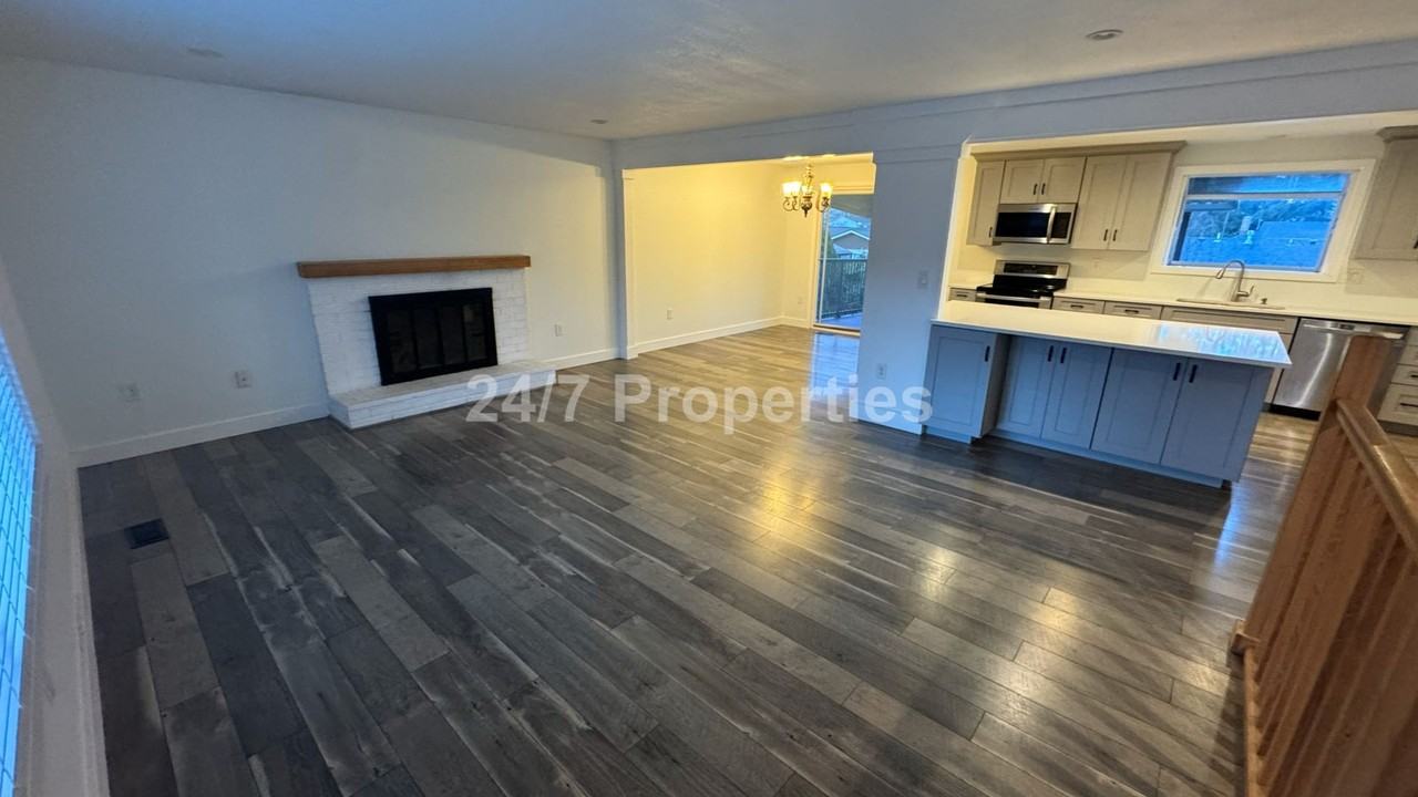 18905 Allegheny Dr - Photo 3 of 28