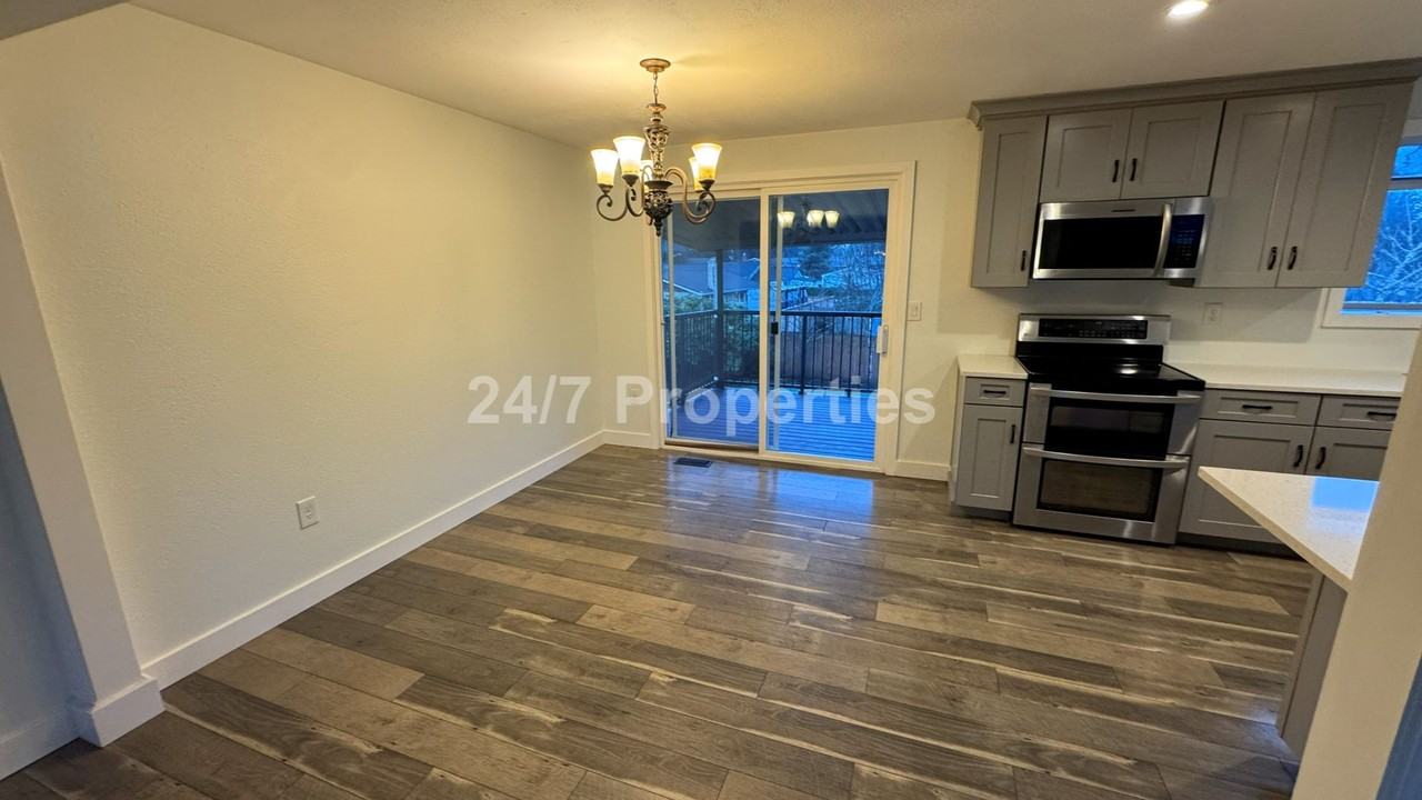 18905 Allegheny Dr - Photo 4 of 28