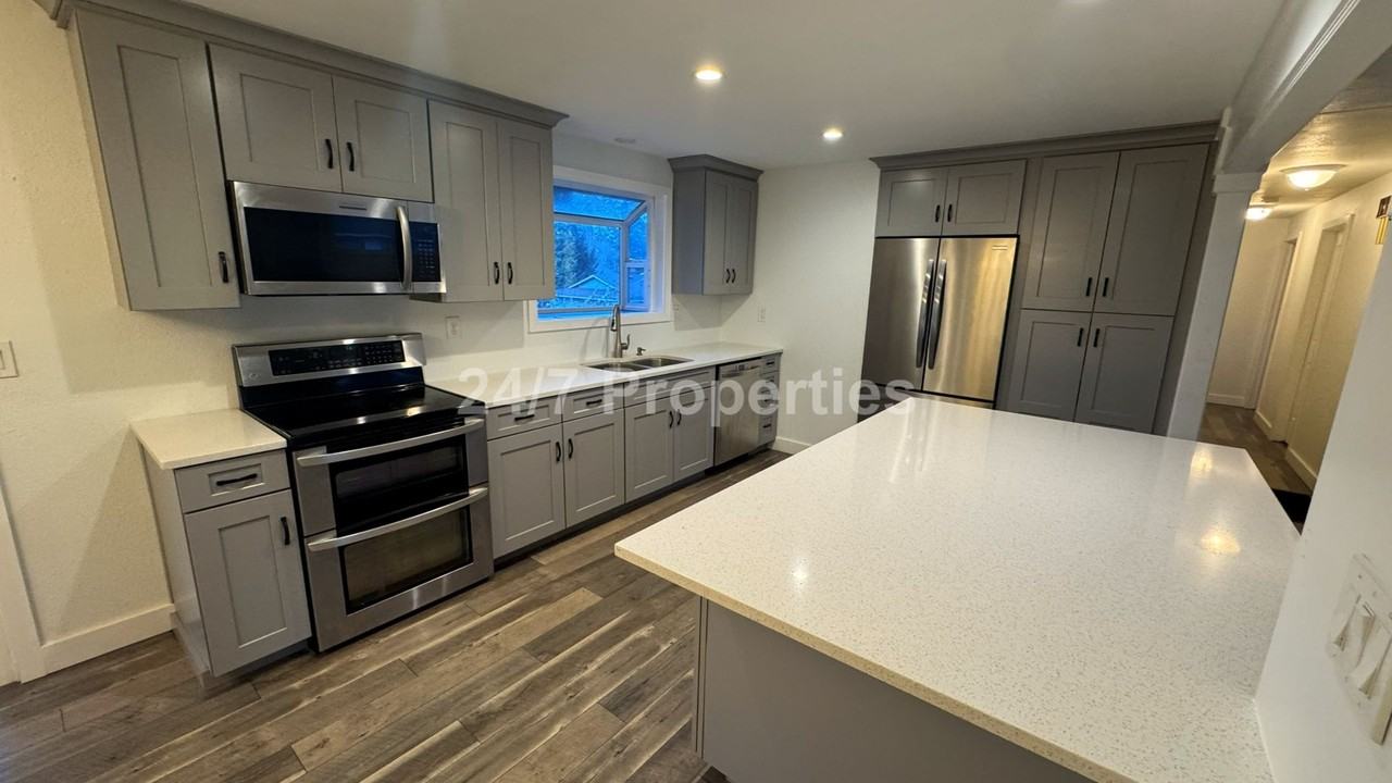 18905 Allegheny Dr - Photo 5 of 28