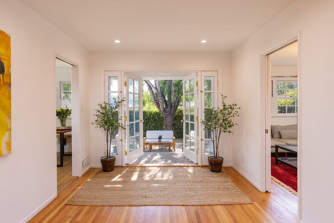 408 San Antonio St - Photo 2 of 13