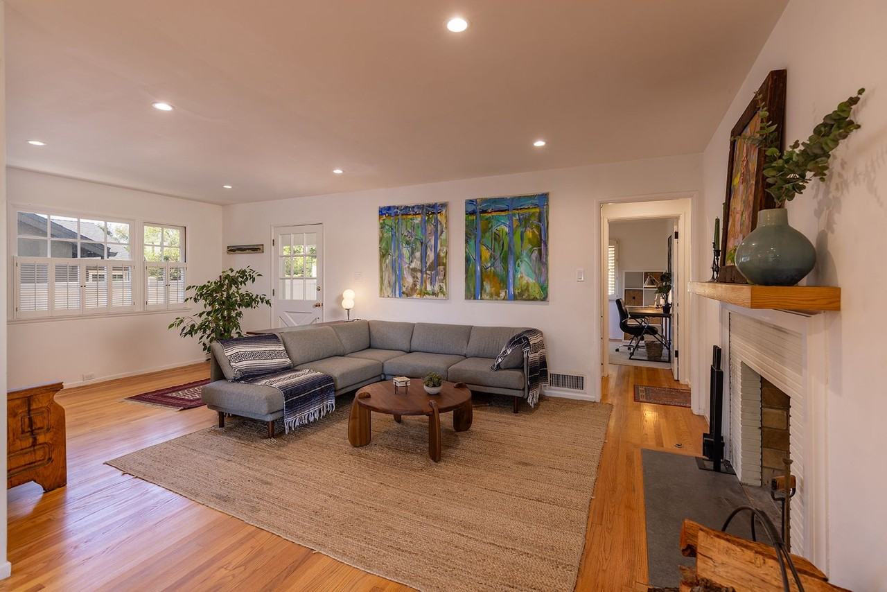 408 San Antonio St - Photo 3 of 13