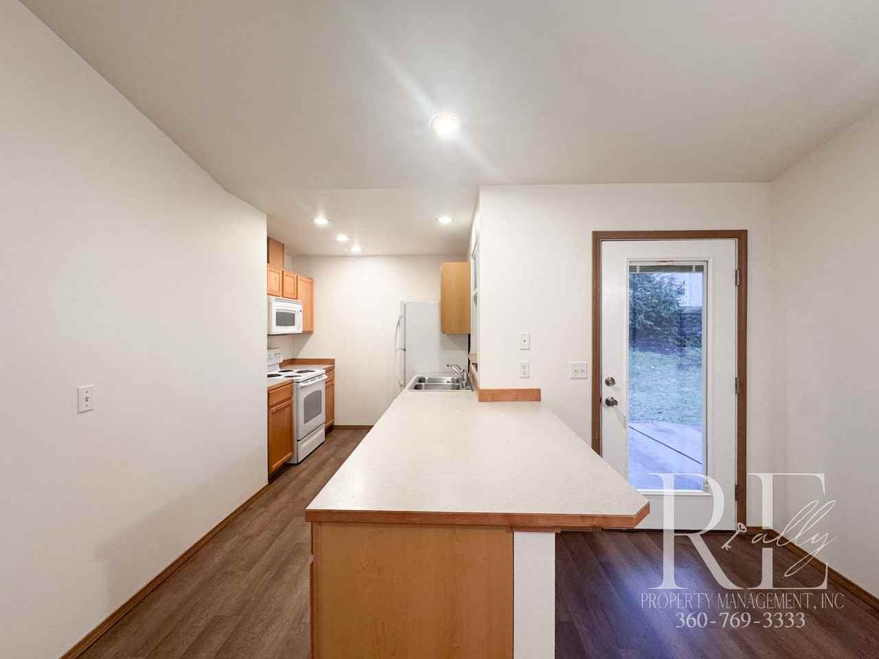 210 Poplar St #210 - Photo 4 of 15