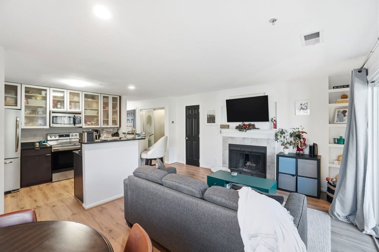 525 N Graham St #2F - Photo 3 of 18