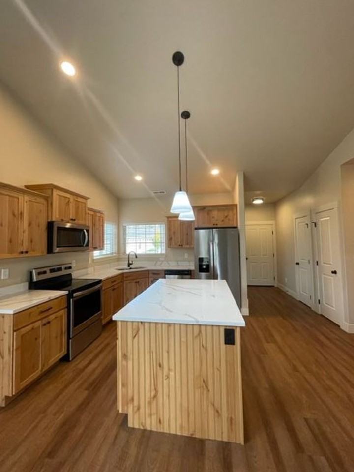 292 W Nicklaus Ave - Photo 2 of 19