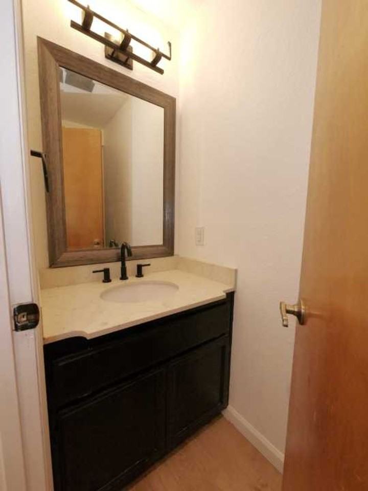 18111 N Meadow Dr - Photo 7 of 18