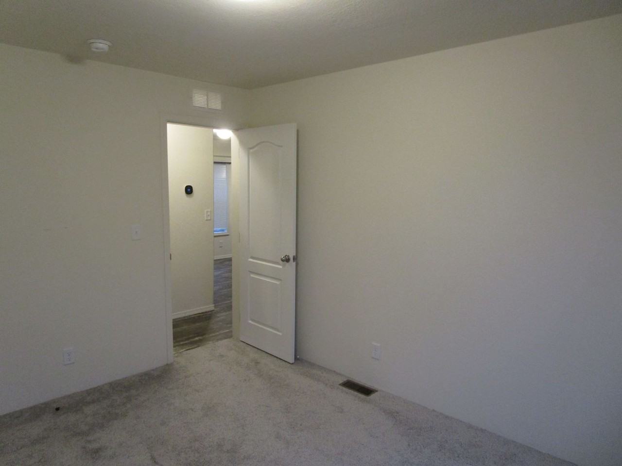 6241 Nw Foster St - Photo 6 of 13