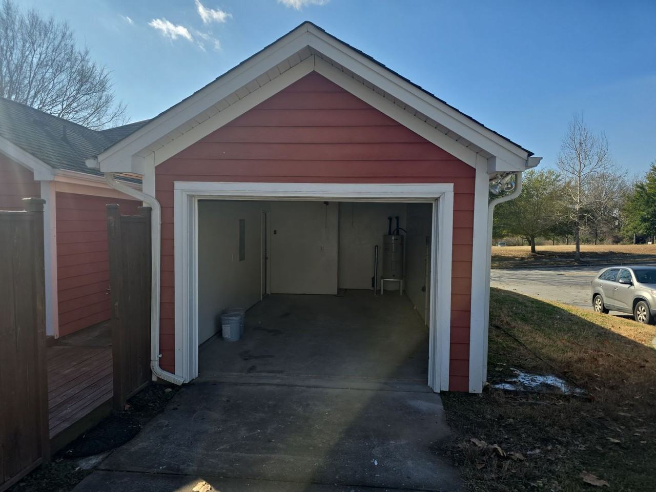 574 S Bull St - Photo 4 of 19