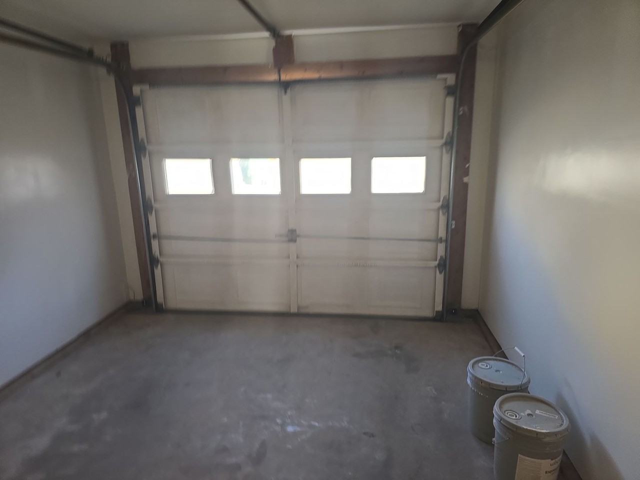 574 S Bull St - Photo 5 of 19