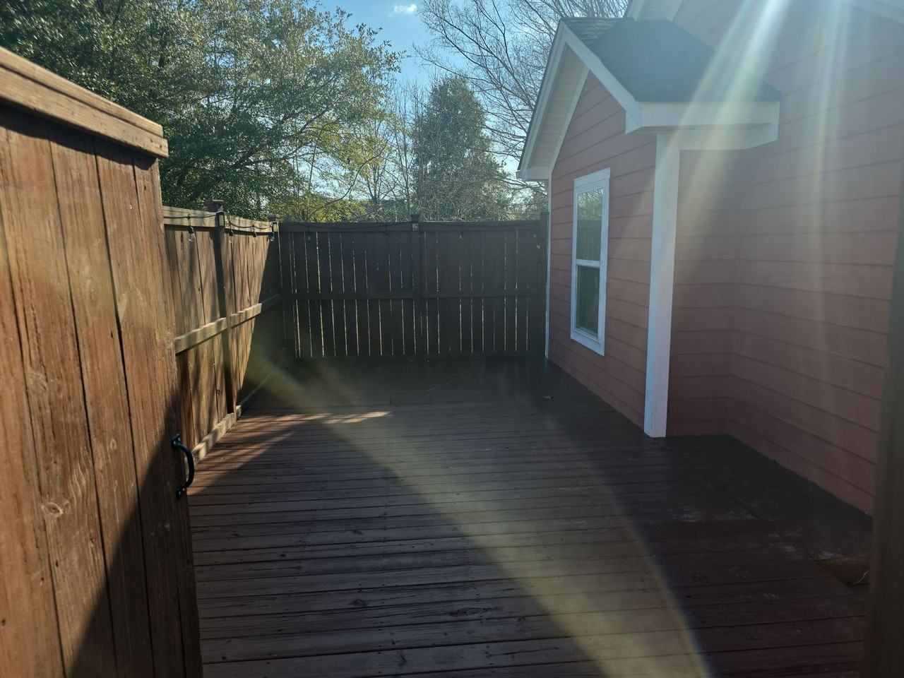 574 S Bull St - Photo 7 of 19